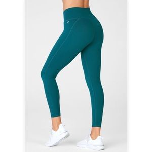 Fabletics Define High-Waisted 7/8 Legging Size S NWOT Reg $64.95